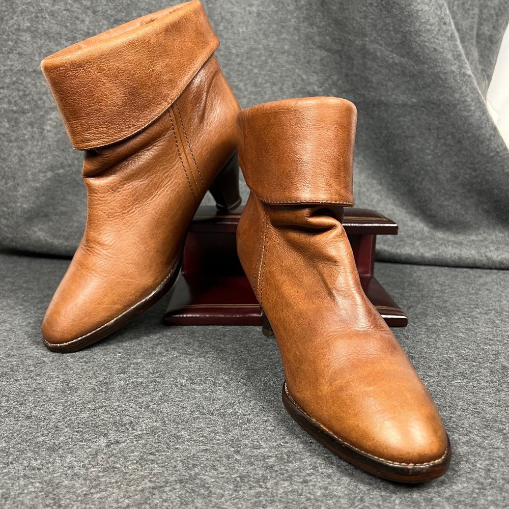 Frye Lisa Shortie Brown Leather Ankle Boot Womens size 7M